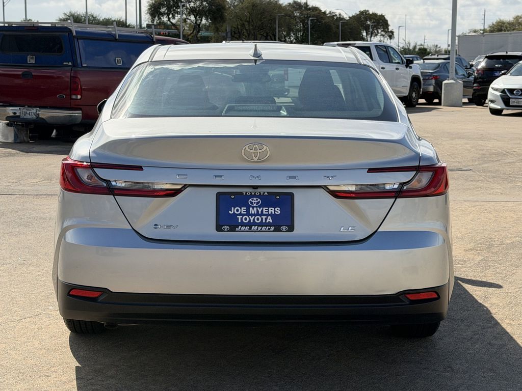 2025 Toyota Camry LE - Photo 8