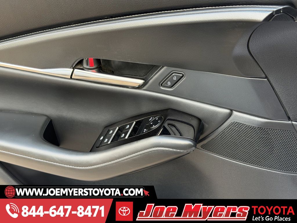 Used 2025 Snowflake White Pearl Mica Mazda 2.5 S Preferred Package image 27