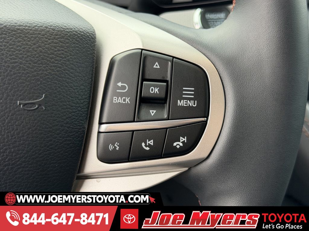 Used 2025 Vapor Blue Metallic Ford Active image 23