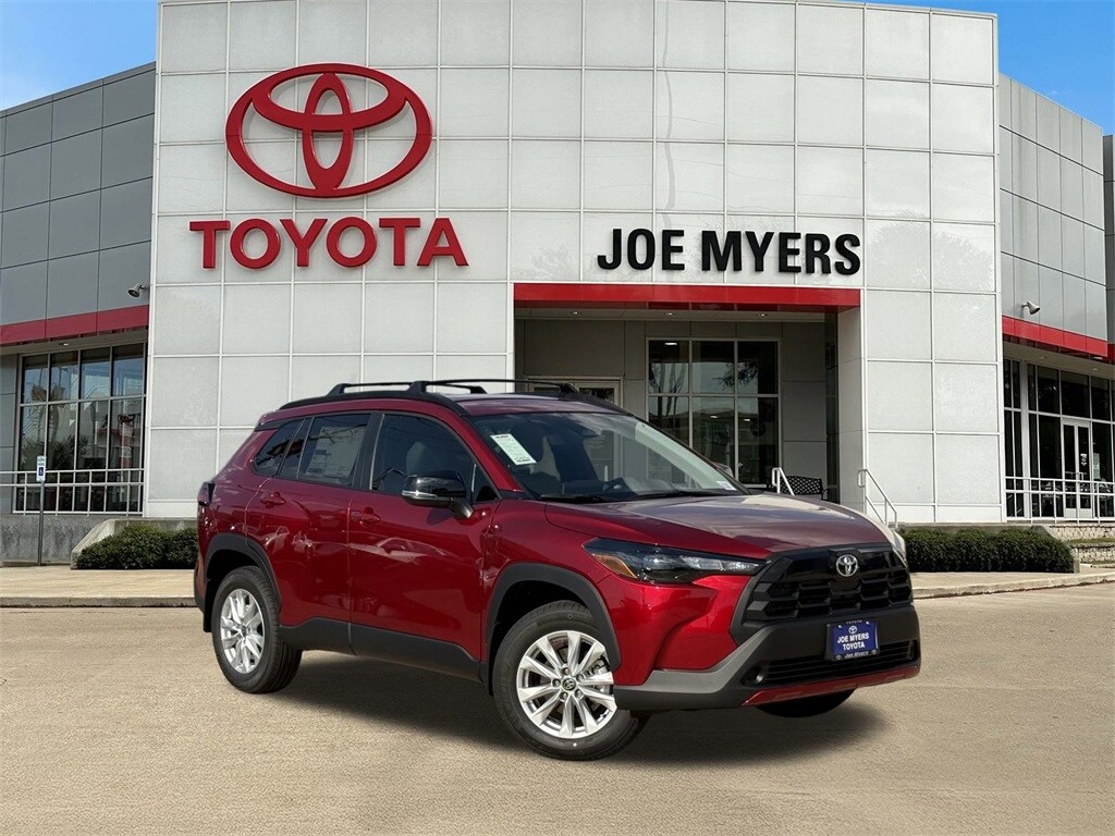 2026 Toyota Corolla Cross LE photo 2