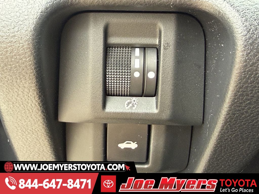 Used 2022 Pavement Toyota Premium image 25