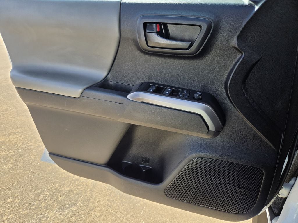 Used 2023 Ice Toyota SR5 image 25