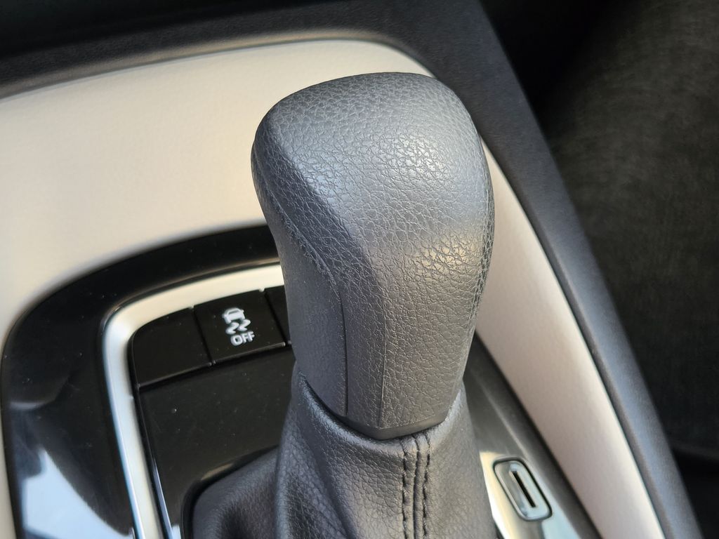 Used 2026 Underground Toyota LE image 21