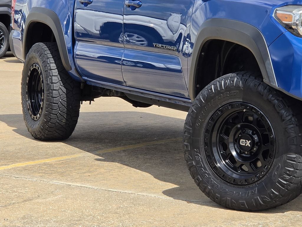 Used 2018 Blazing Blue Toyota TRD Off-Road image 11