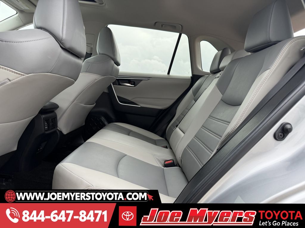 Used 2022 Silver Sky Metallic Toyota XLE Premium image 30