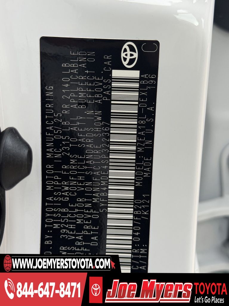 Used 2025 Ice Cap Toyota LE image 30