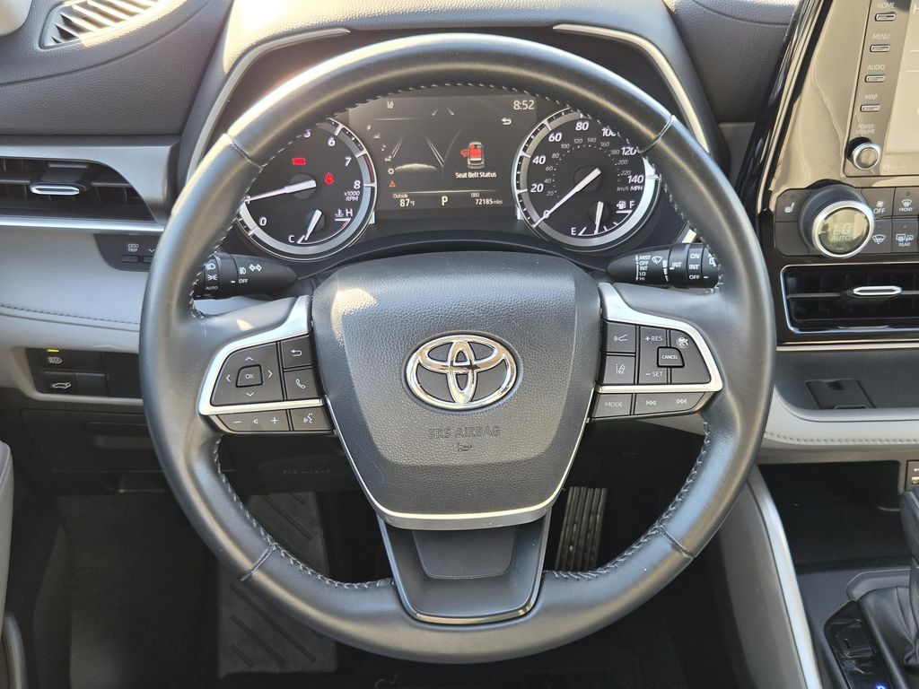 Used 2022 Moon Dust Toyota XLE image 15