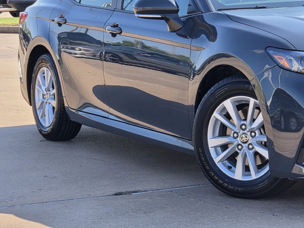 Used 2025 Underground Toyota LE image 12