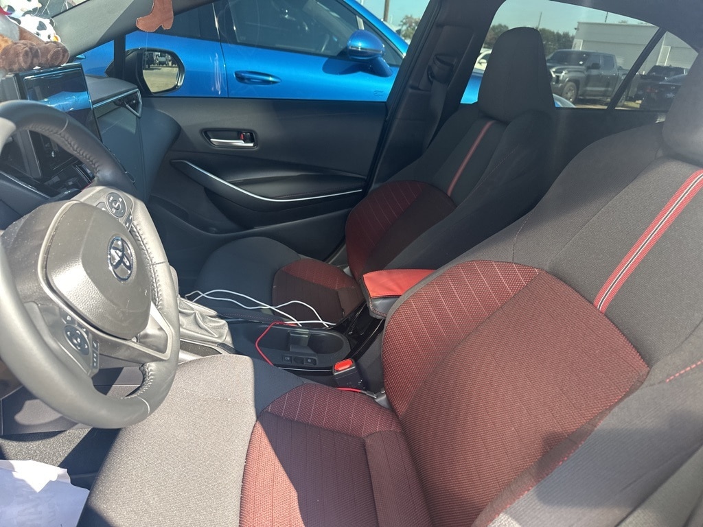 Used 2025 Toyota Corolla SE with VIN 5YFS4MCE9SP251992 for sale in Northfield, Minnesota