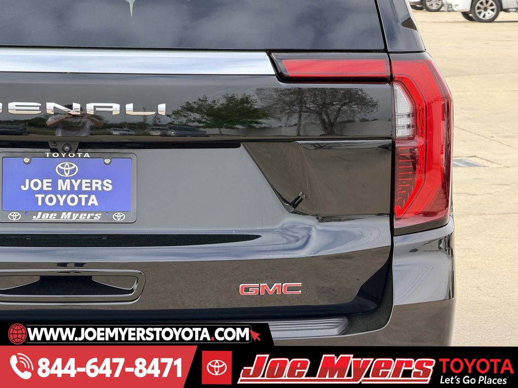 Used 2025 Onyx Black GMC Denali image 9