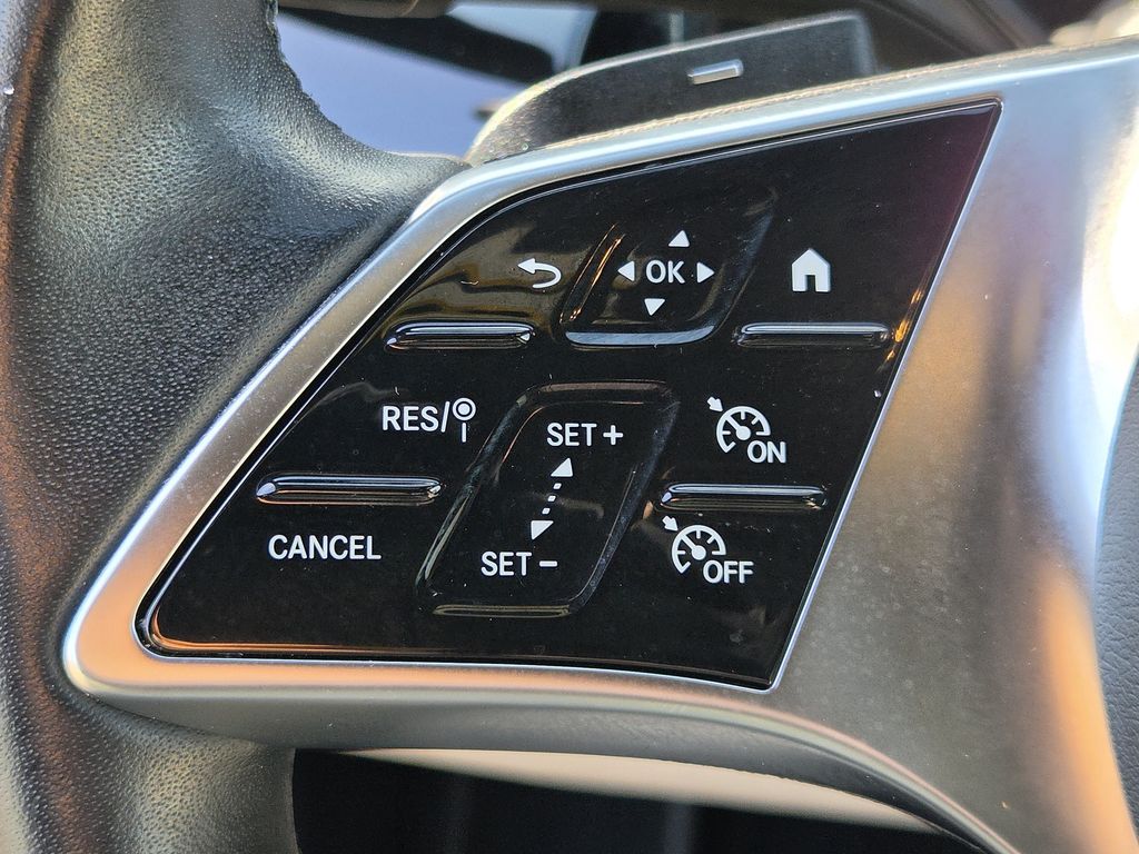 Used 2025 White Mercedes-Benz GLA 250 image 23