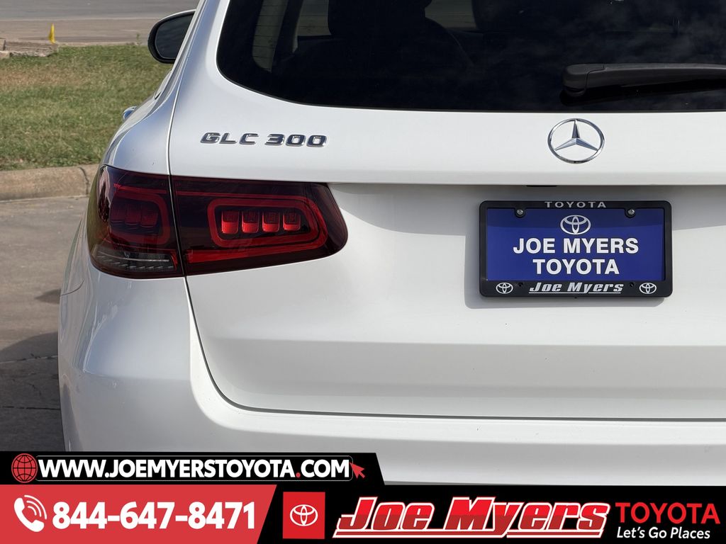 Used 2021 Polar White Mercedes-Benz GLC 300 image 10