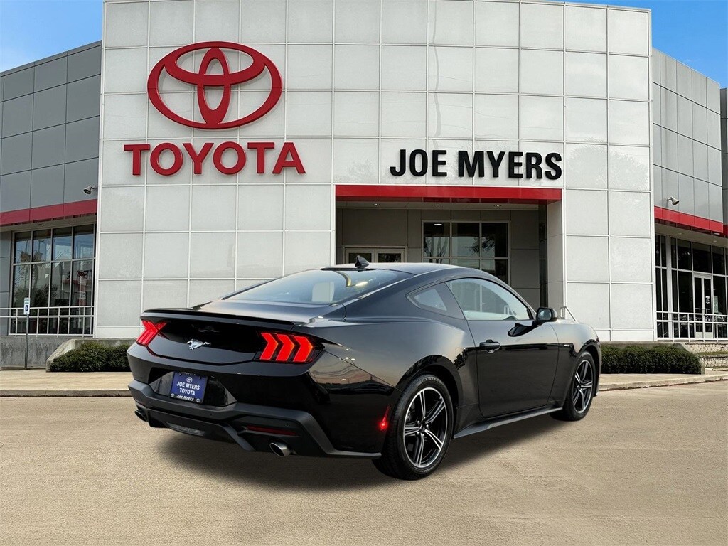 2024 Ford Mustang EcoBoost Premium photo 4
