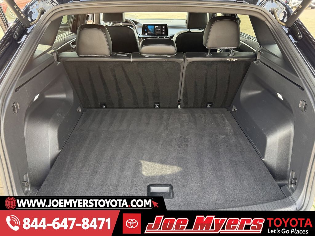 Used 2025 Deep Black Pearl Volkswagen 2.0T SE w/Technology image 30