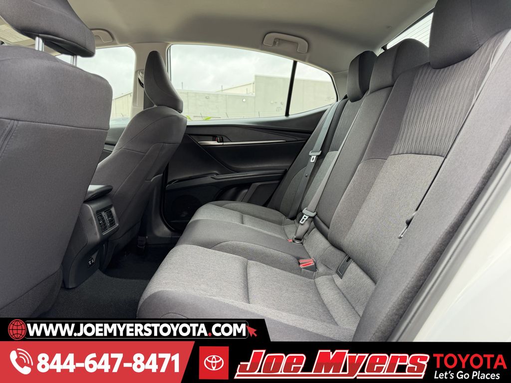 Used 2025 Ice Cap Toyota LE image 28