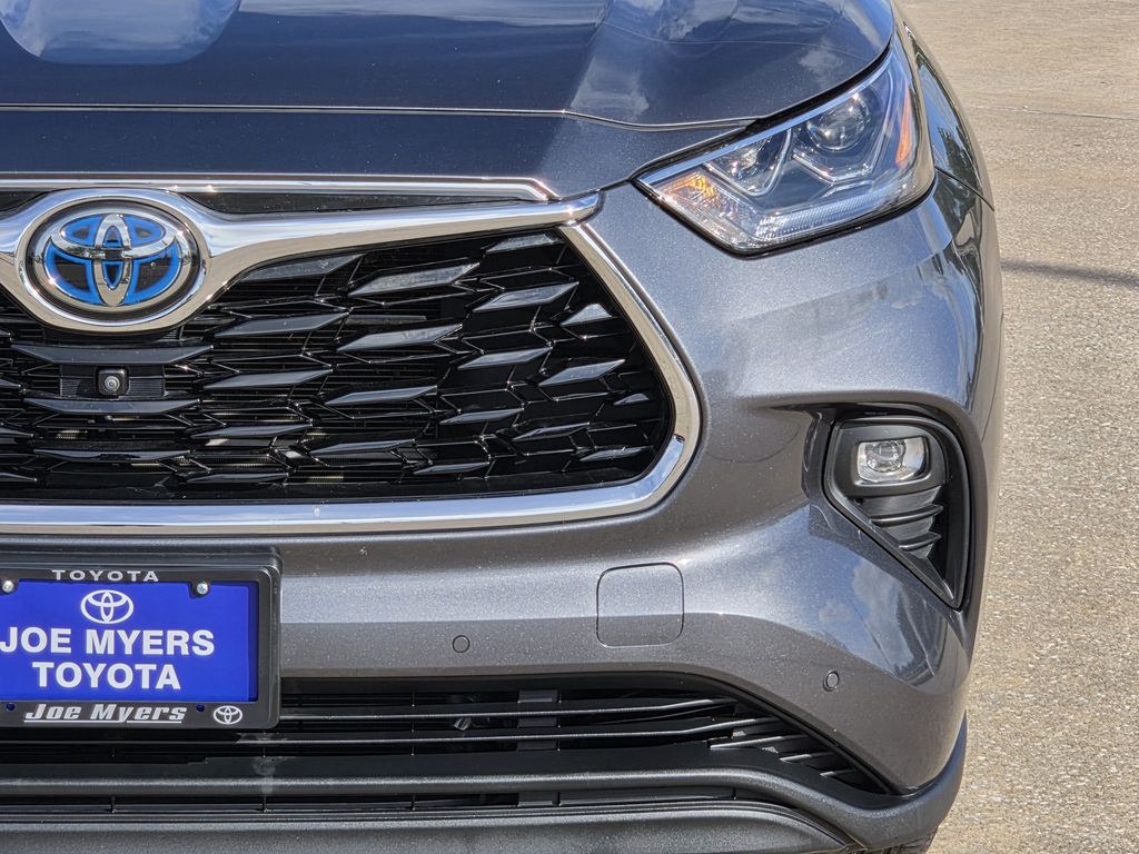Used 2023 Magnetic Gray Metallic Toyota Limited image 4