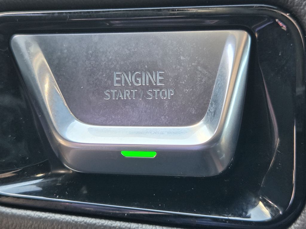 Used 2025 Onyx Black GMC Denali image 21