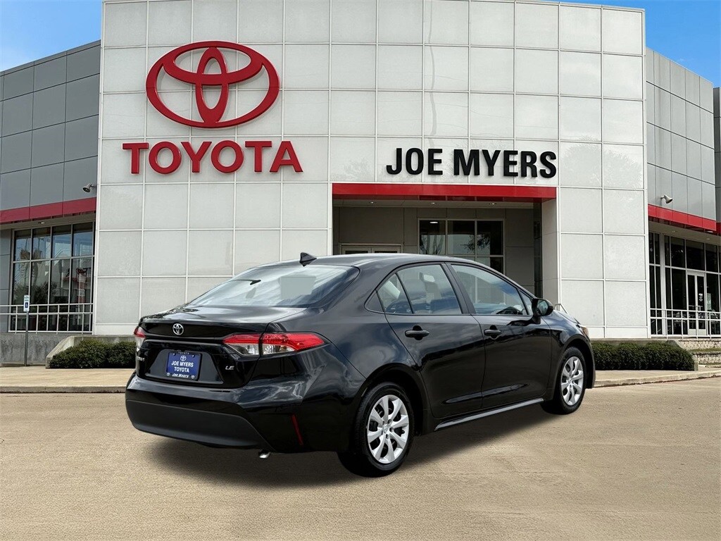 2024 Toyota Corolla LE photo 4
