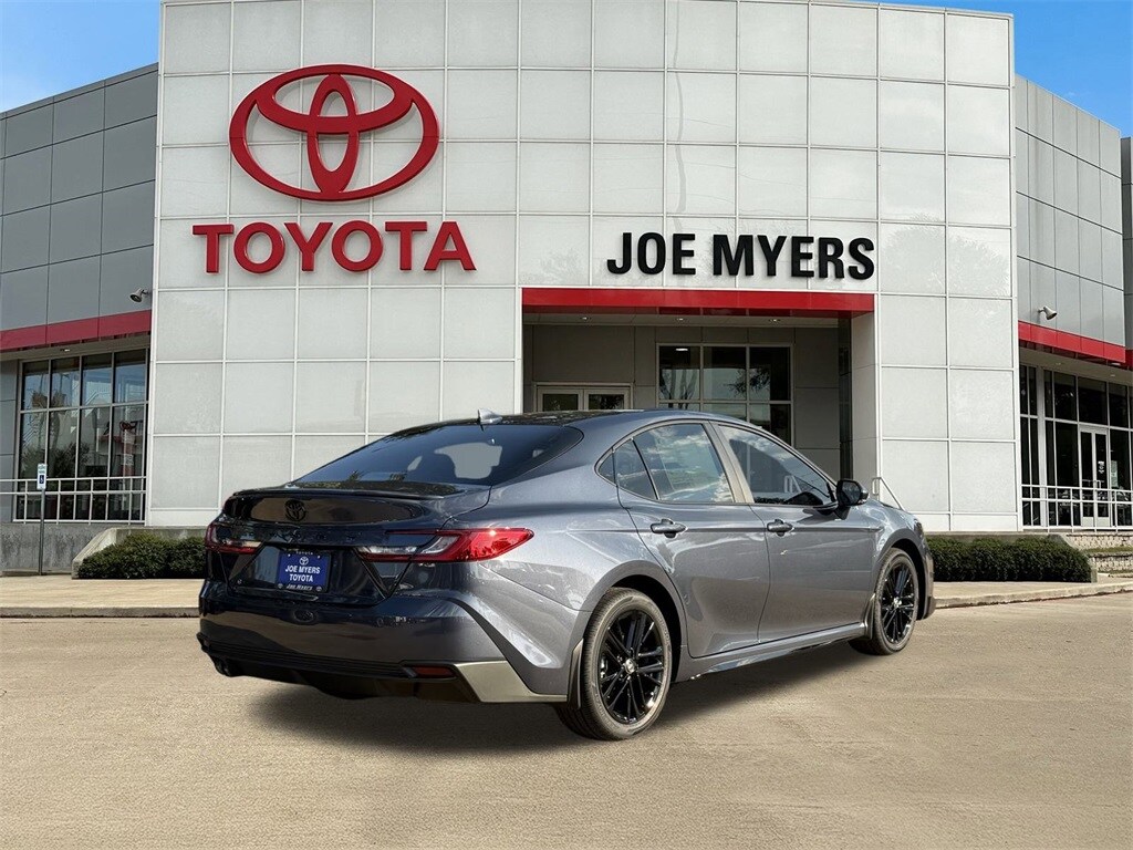 2026 Toyota Camry SE photo 2