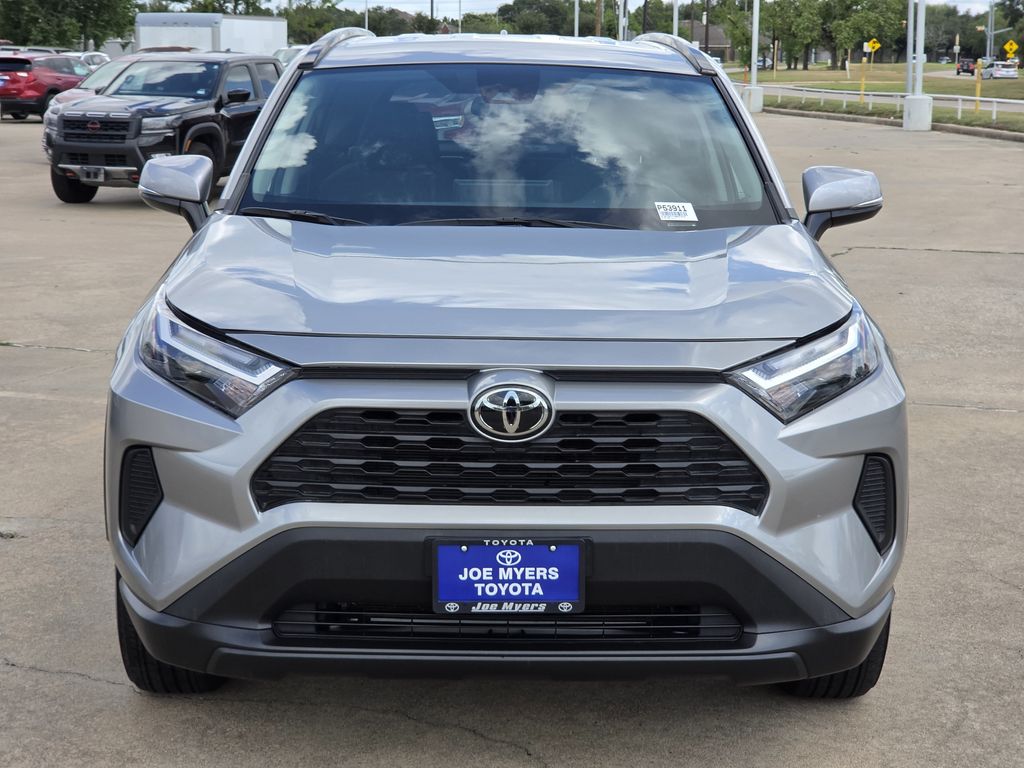 Used 2025 Silver Sky Metallic Toyota XLE image 3