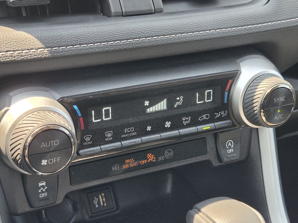 Used 2025 Silver Sky Metallic Toyota XLE image 20