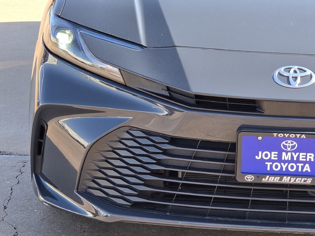 Used 2025 Underground Toyota LE image 5