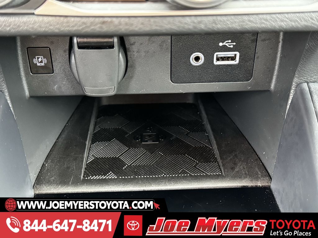 Used 2025 Brilliant Silver Metallic Nissan 1.6 SV image 22