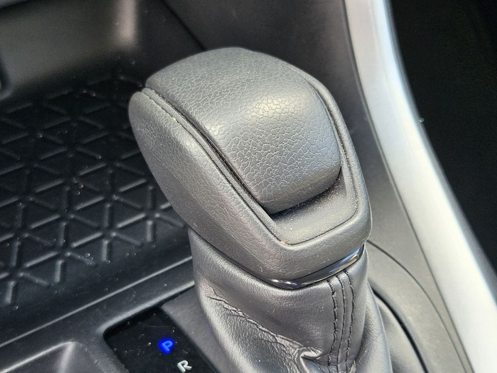 Used 2025 Midnight Black Metallic Toyota XLE image 21