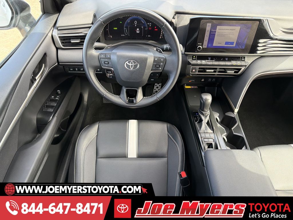 Used 2025 Ice Toyota SE image 14