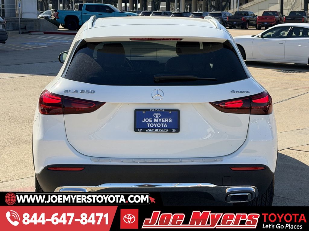 Used 2025 White Mercedes-Benz GLA 250 image 8