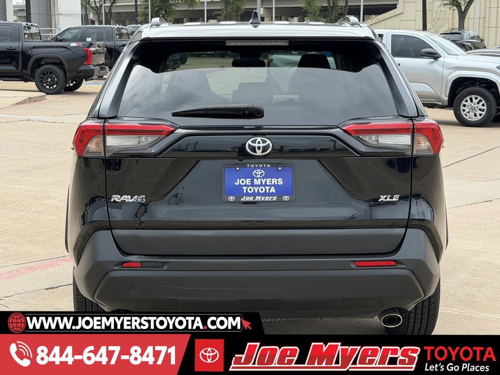 Used 2022 Midnight Black Metallic Toyota XLE image 8