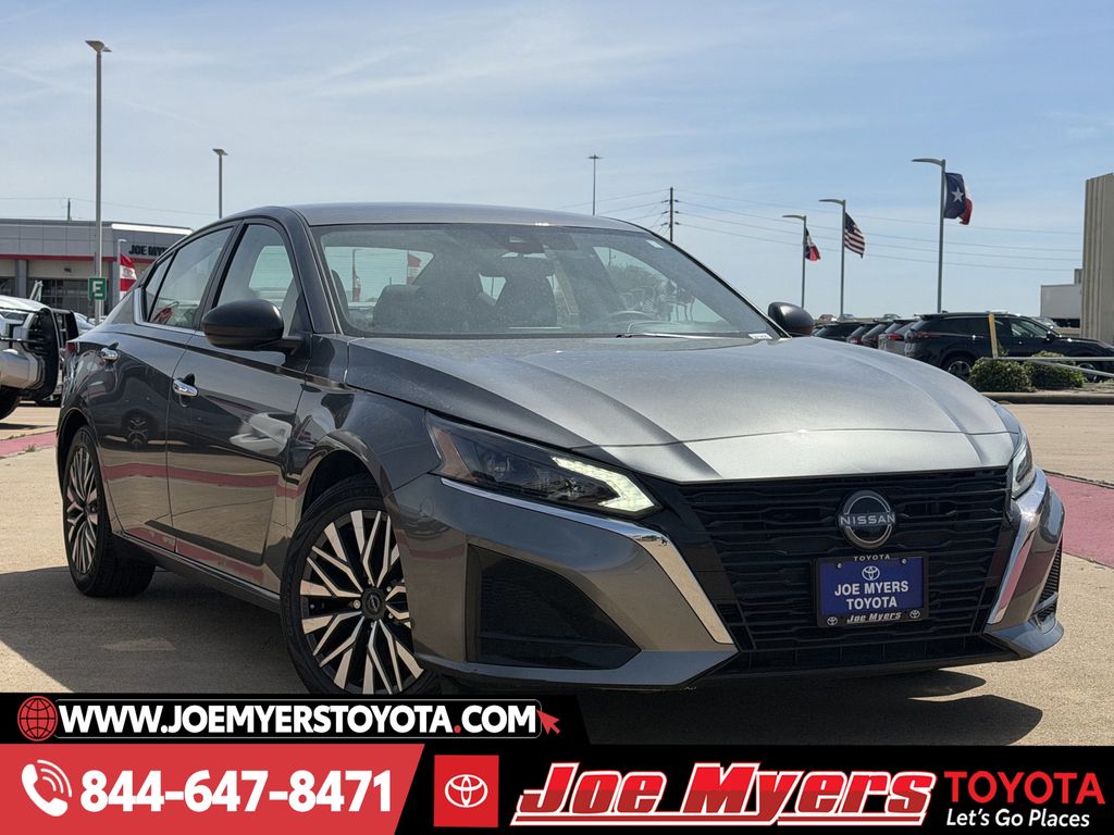 Used 2025 Gun Metallic Nissan 2.5 SV image 2