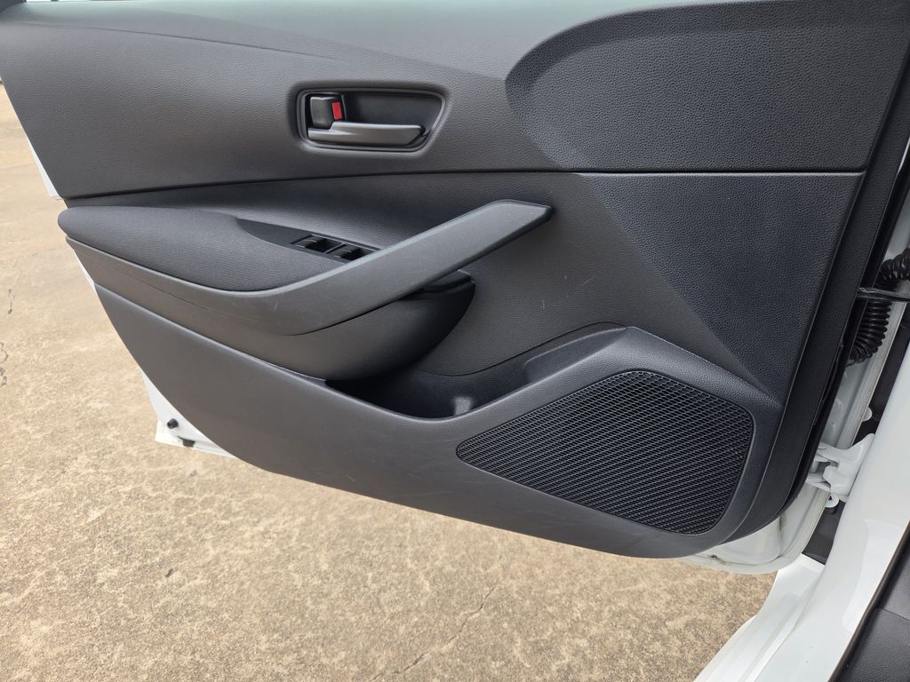 Used 2025 Ice Toyota LE image 24