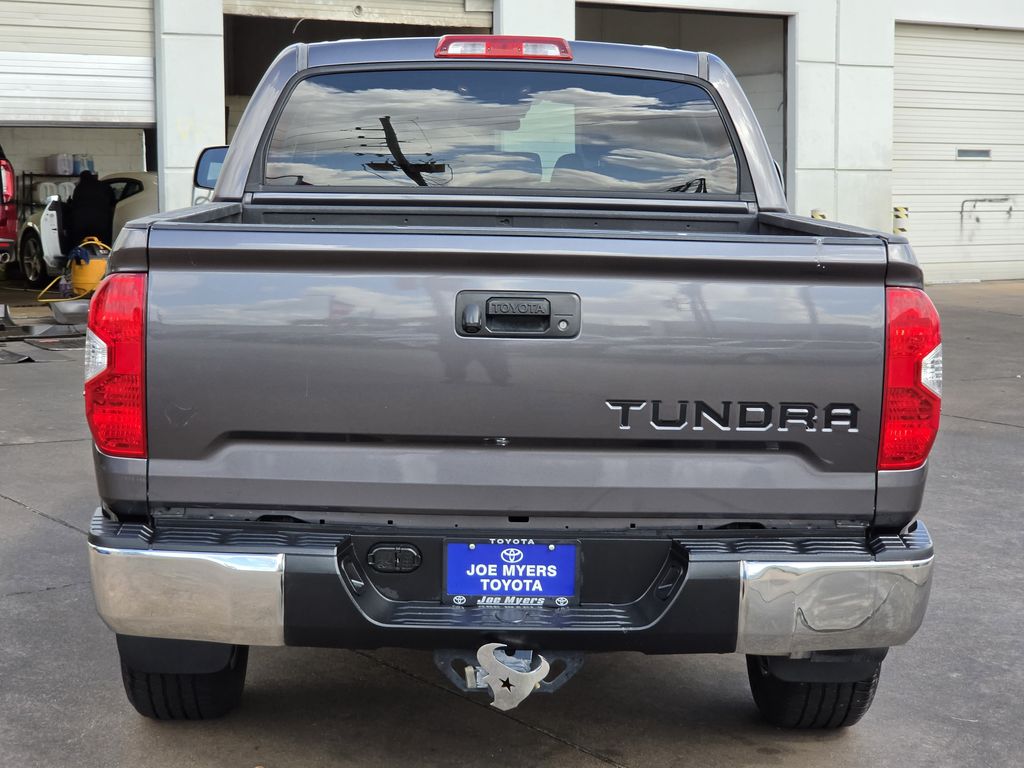 Used 2018 Magnetic Gray Metallic Toyota SR5 image 8