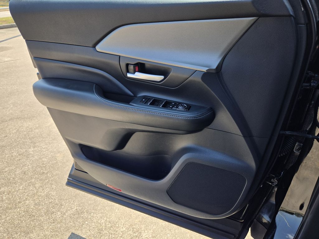 Used 2025 Midnight Black Metallic Toyota XLE image 26