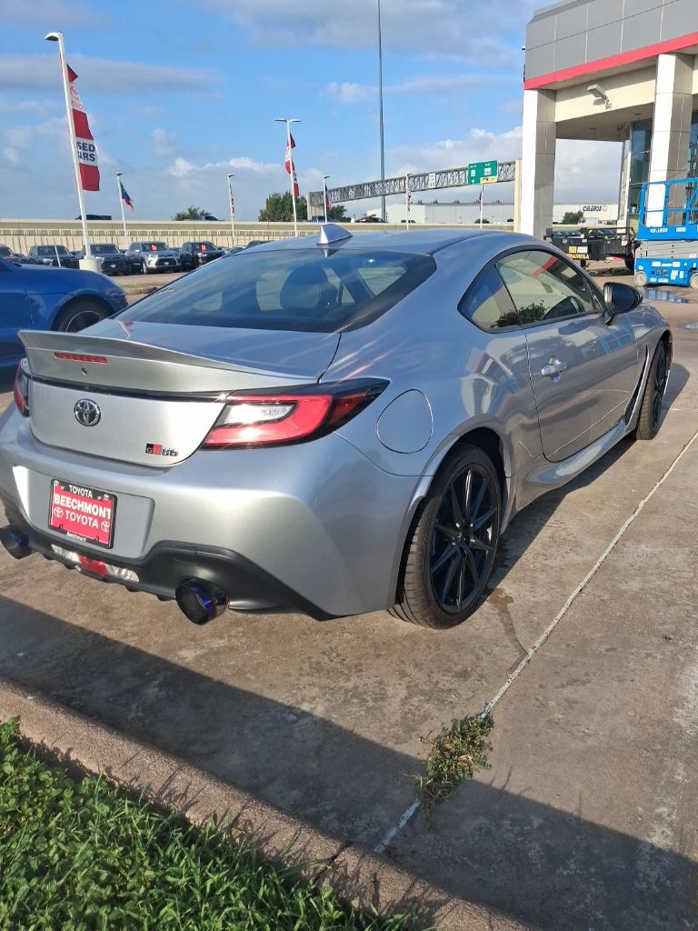 Used 2025 Steel Toyota Premium image 3