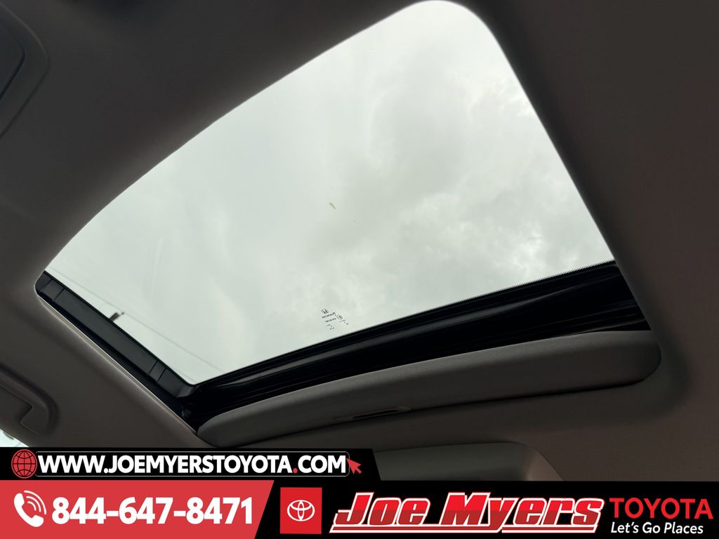 Used 2021 Platinum White Pearl Honda Touring image 29