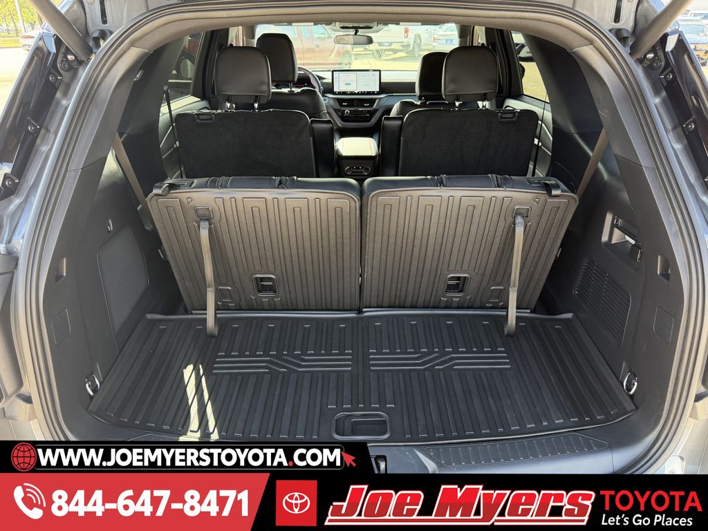 Used 2025 Gray Metallic Ford ST-Line image 30