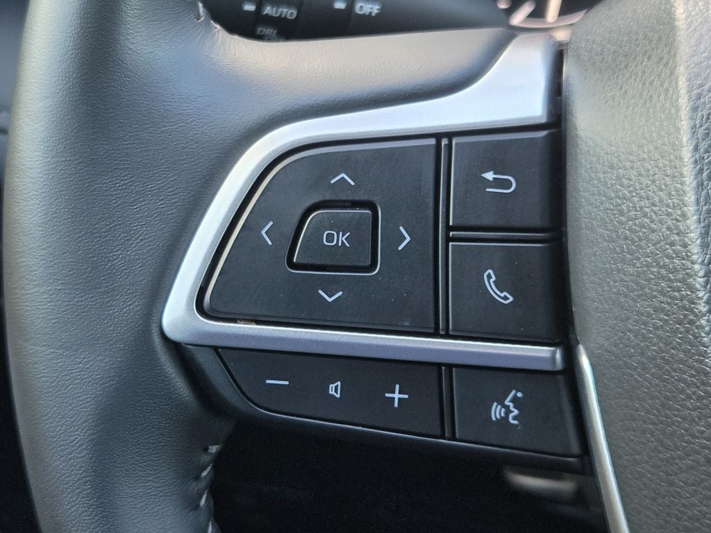 Used 2026 Pearl Toyota XLE image 24