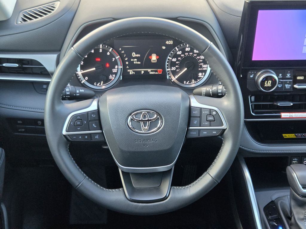Used 2026 Pearl Toyota XLE image 15