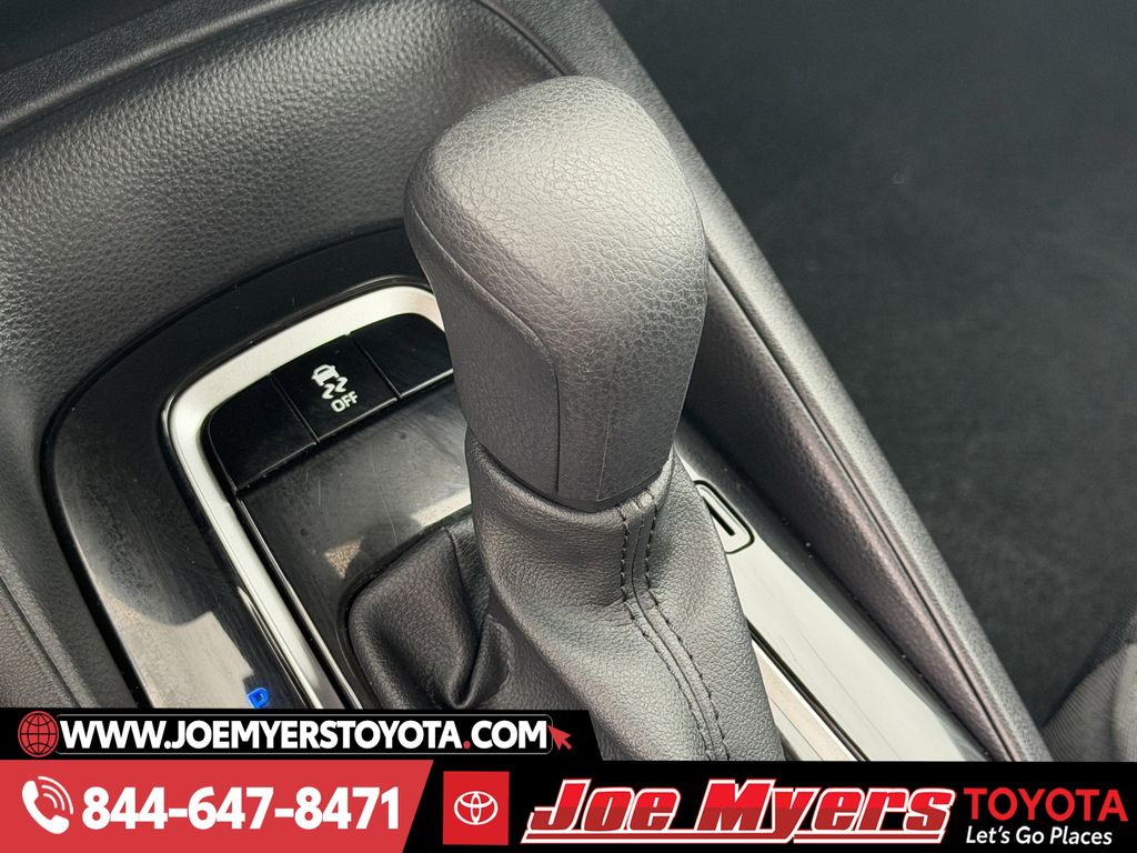 Used 2025 Ice Cap Toyota LE image 21