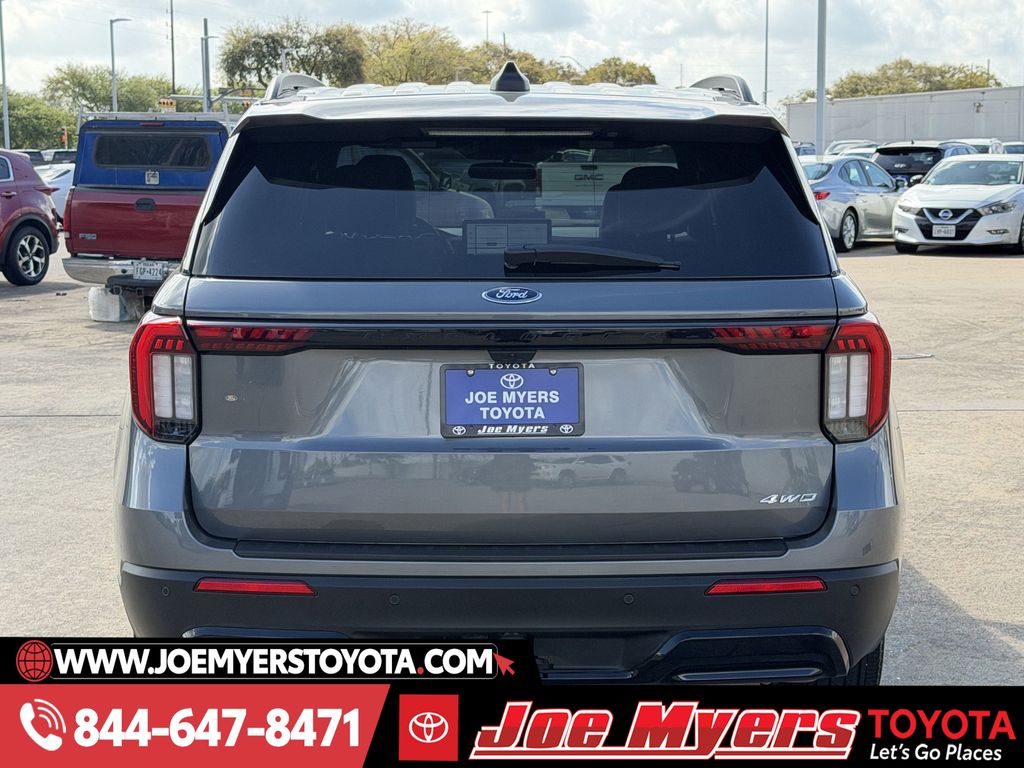 Used 2025 Gray Metallic Ford ST-Line image 8