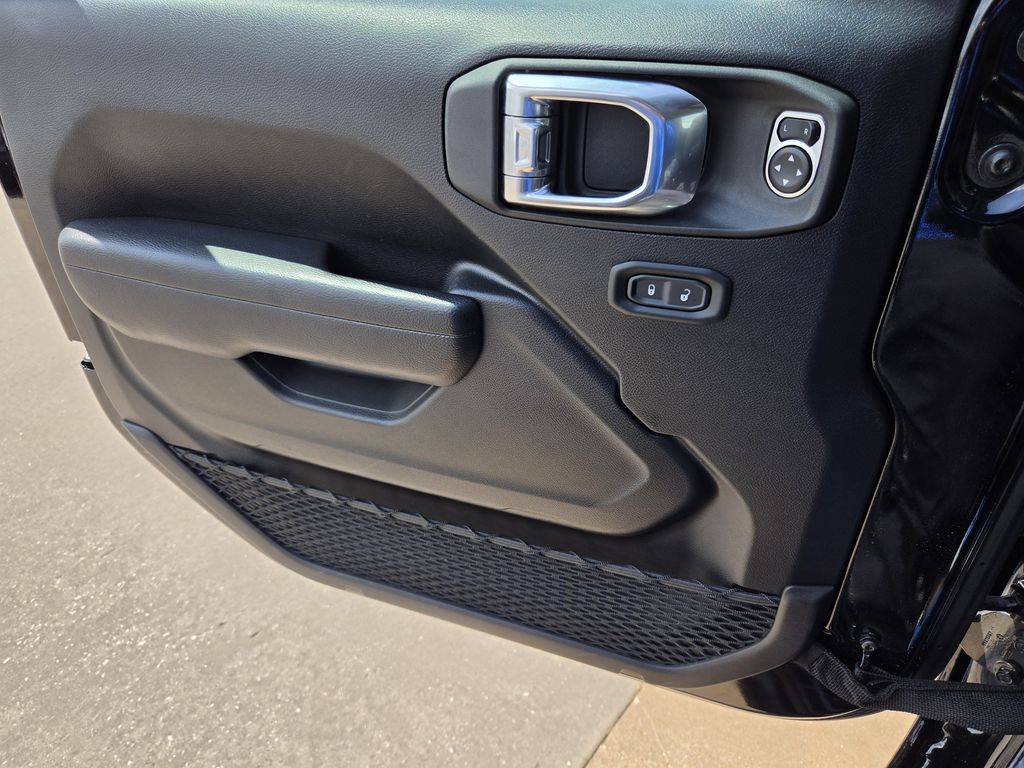 Used 2026 Black Clearcoat Jeep Rubicon image 25