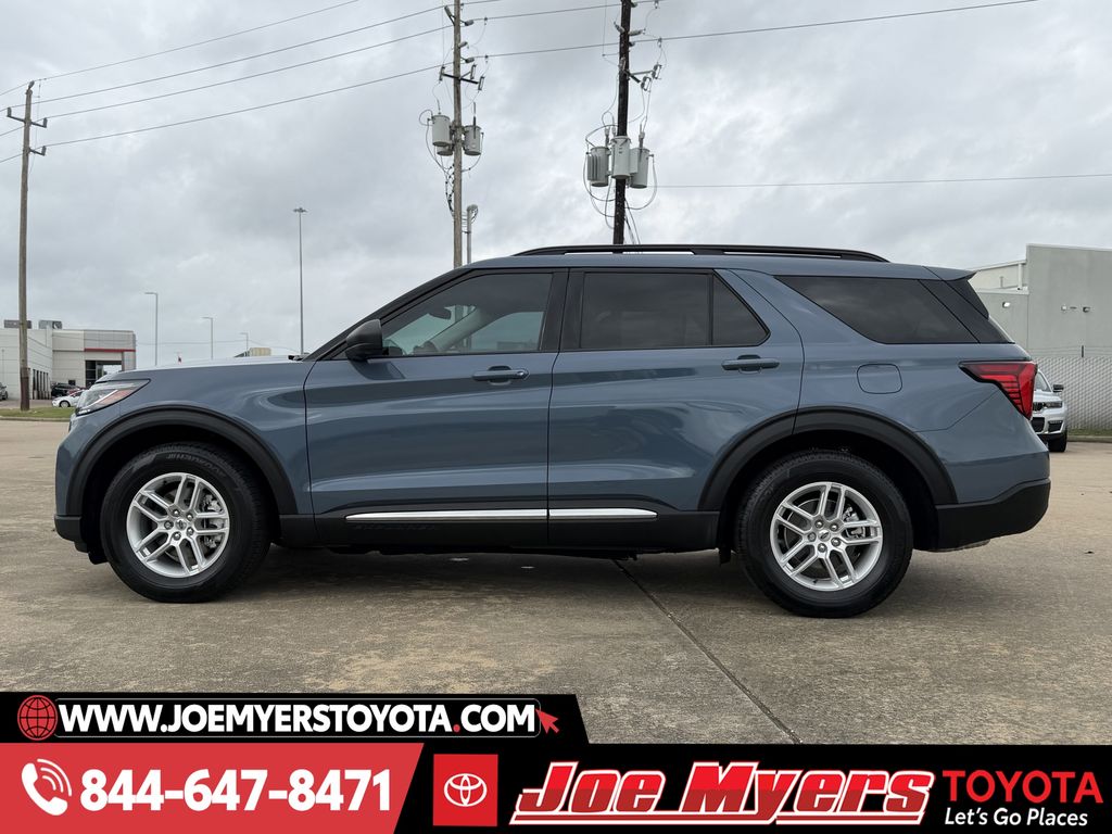 Used 2025 Vapor Blue Metallic Ford Active image 6