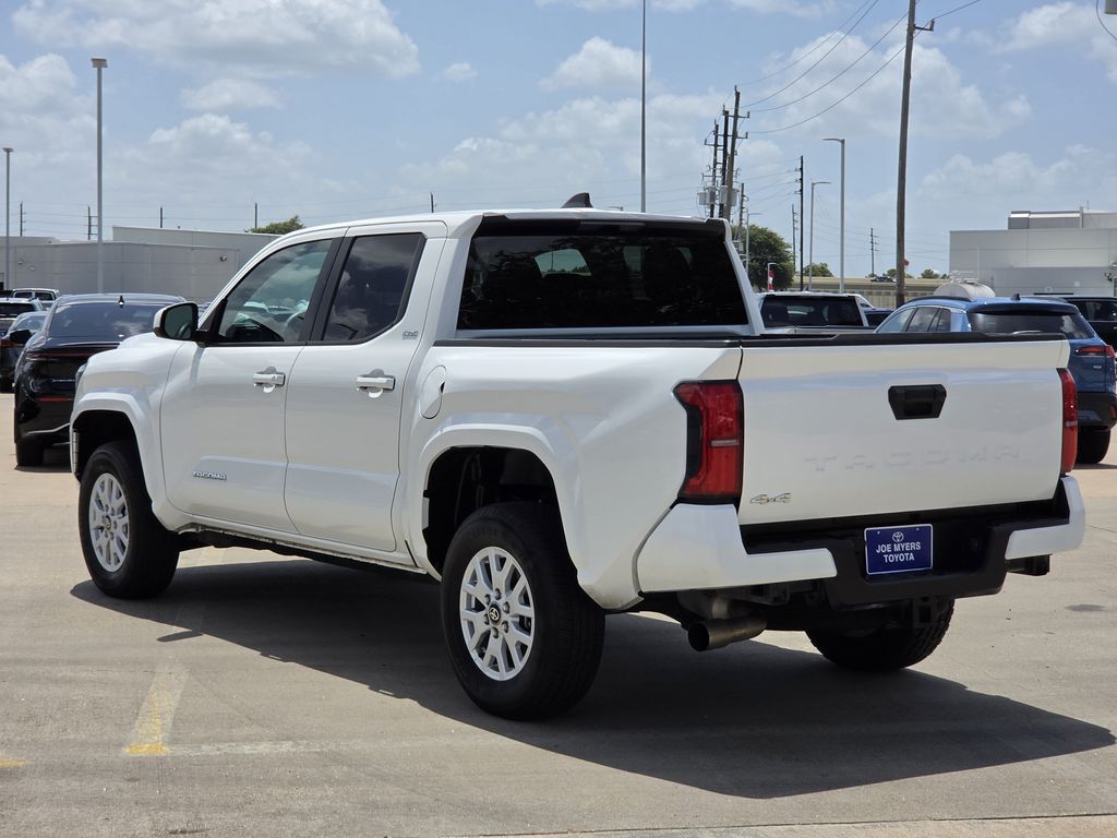 Used 2025 Ice Toyota SR5 image 7