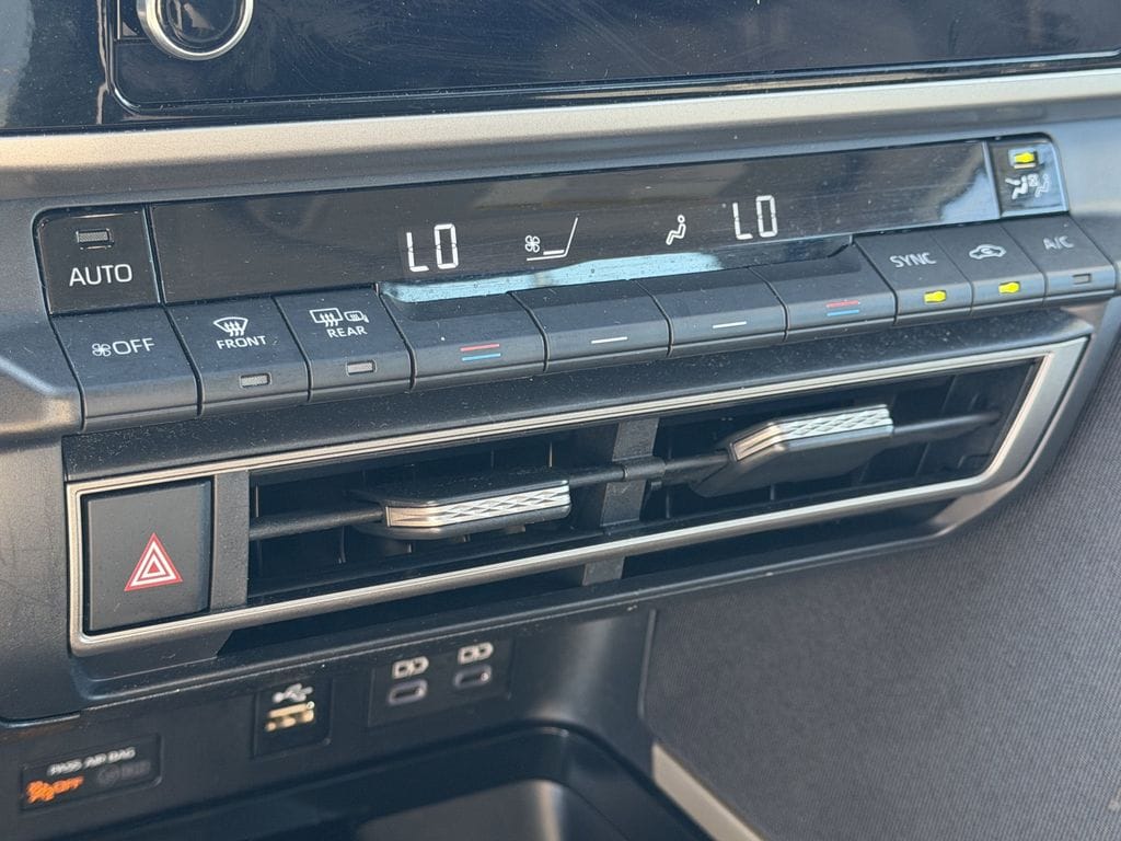 2025 Toyota Camry LE - Photo 20