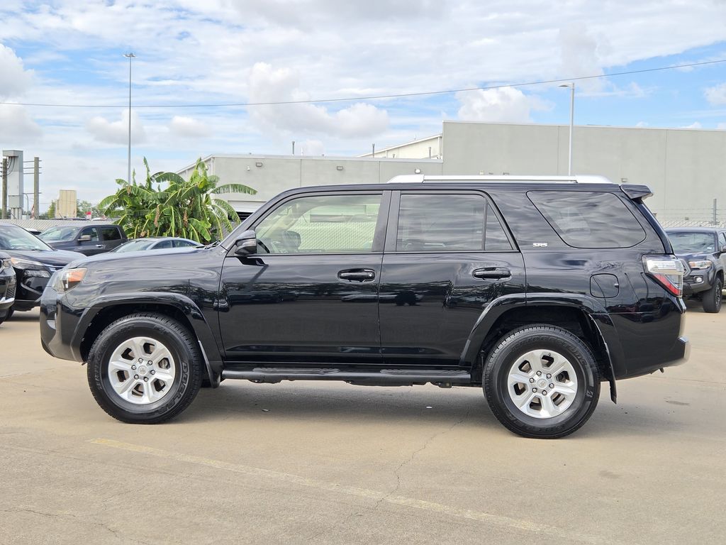 Used 2016 Midnight Black Metallic Toyota SR5 Premium image 6