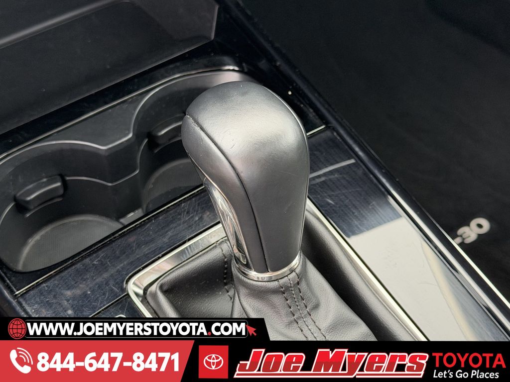 Used 2025 Snowflake White Pearl Mica Mazda 2.5 S Preferred Package image 21