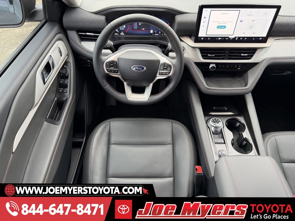Used 2025 Vapor Blue Metallic Ford Active image 14