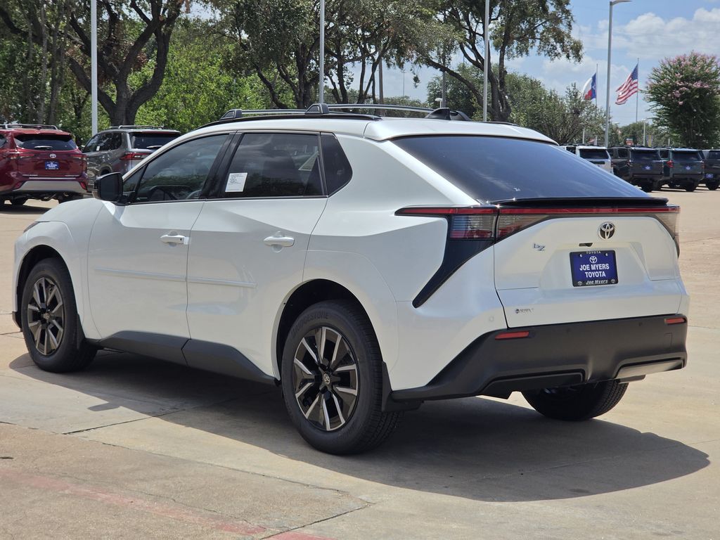 New 2026 Wind Chill Pearl Toyota XLE image 7